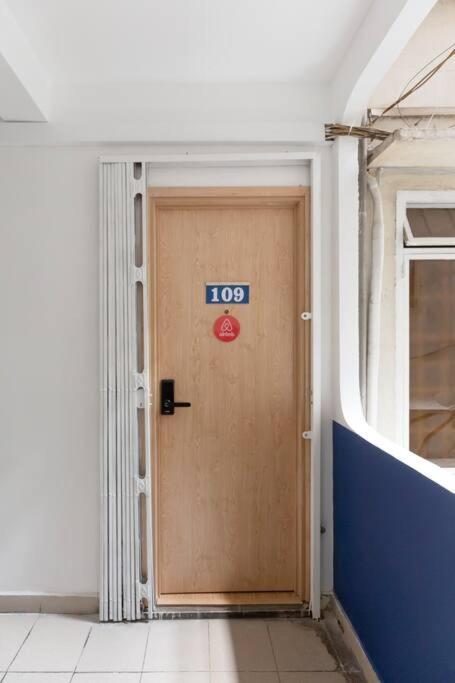 Modern, Cozy & Fully Equipped 2Br Apt In D4, 5M To D1 ホーチミン市 エクステリア 写真